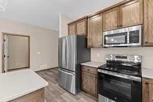 2557 County Rd I, Mounds View, MN 55112 - Photo 14