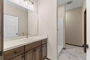 2557 County Rd I, Mounds View, MN 55112 - Photo 28