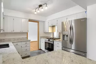 5245 Oxford St N, Shoreview, MN 55126 - Photo 12