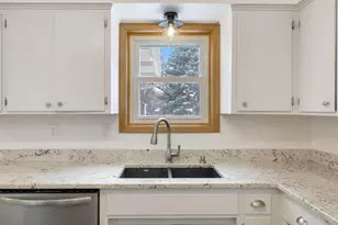 5245 Oxford St N, Shoreview, MN 55126 - Photo 14