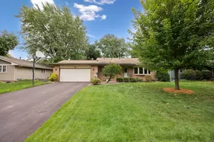 91 19th Ave SW, New Brighton, MN 55112 - Photo 1