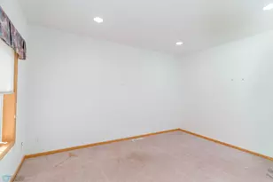 318 44th Ave S, Moorhead, MN 56560 - Photo 8