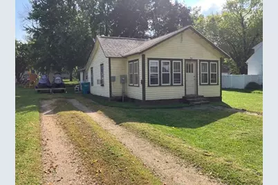 706 4th Avenue SE, Waseca, MN 56093 - Photo 1