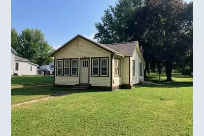 706 4th Avenue SE, Waseca, MN 56093 - Photo 2