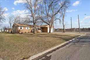 738 6th St S, Breckenridge, MN 56520 - Photo 2