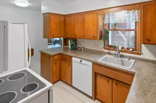 1075 St Paul Ave, Saint Paul, MN 55116 - Photo 14