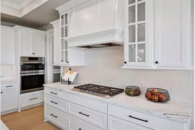 9085 Mills Lane, Chanhassen, MN 55317 - Photo 10