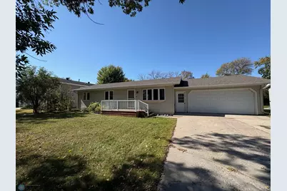 1441 14th Street N, Wahpeton,  58075 - Photo 1