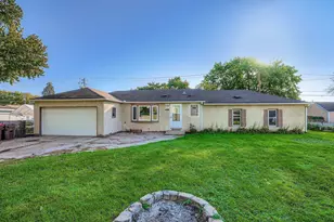 436 17th Ave N, South Saint Paul, MN 55075 - Photo 1