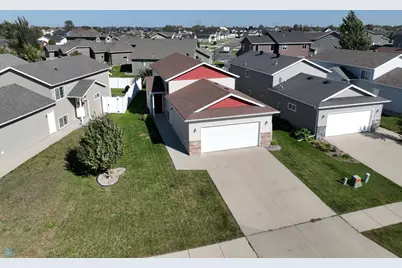 6136 35th Street S, Fargo, ND 58104 - Photo 2