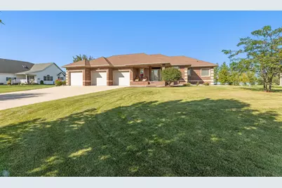 4814 37th Avenue N, Reile's Acres, ND 58102 - Photo 2