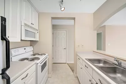 1181 Edgcumbe Road #413, Saint Paul, MN 55105 - Photo 4