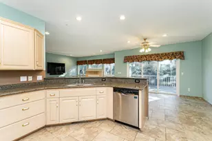 360 Wimbledon Hills Dr SW, Rochester, MN 55902 - Photo 16