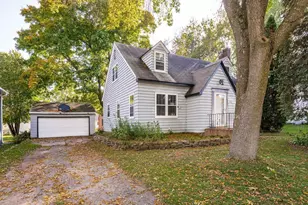 317 1st St, Sandstone, MN 55072 - Photo 1