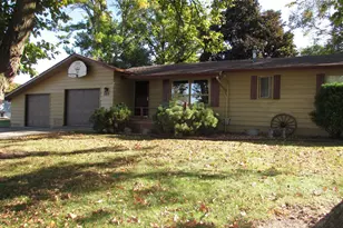 109 W 5th St N, Truman, MN 56088 - Photo 1