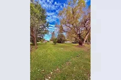 211 7th Avenue SE, Baudette, MN 56623 - Photo 2