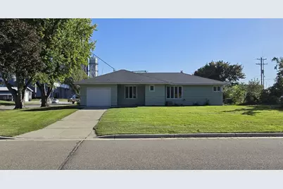 801 E Elm Avenue, Olivia, MN 56277 - Photo 2