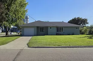 801 E Elm Ave, Olivia, MN 56277 - Photo 2