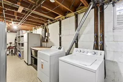 8131 Vincent Avenue S, Bloomington, MN 55431 - Photo 32