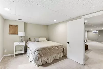 8131 Vincent Avenue S, Bloomington, MN 55431 - Photo 28