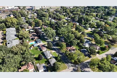 8131 Vincent Avenue S, Bloomington, MN 55431 - Photo 46