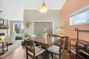 1042 Wyncrest Ct, Woodbury, MN 55129 - Photo 8