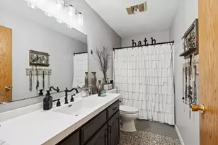 609 E Welco Dr, Montgomery, MN 56069 - Photo 16