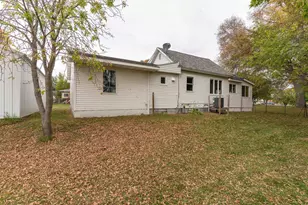 211 Sunnyside Ave, Ogema, MN 56569 - Photo 4