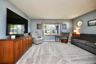 240 6th St SW, Plainview, MN 55964 - Photo 4