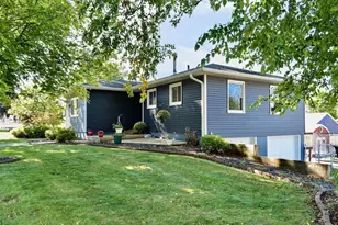 240 6th St SW, Plainview, MN 55964 - Photo 2