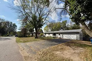 2148 Morningside Dr NE, Saint Cloud, MN 56304 - Photo 1