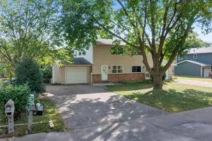 911 Ridge Dr SE, Saint Michael, MN 55376 - Photo 4