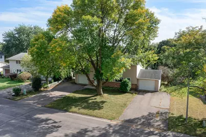 911 Ridge Drive SE, Saint Michael, MN 55376 - Photo 2