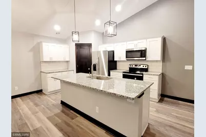 1044 Cullen Street, Saint Peter, MN 56082 - Photo 2