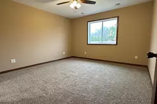 1560 Gray Fox Dr NE, Owatonna, MN 55060 - Photo 8