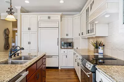 296 Grace Pointe Court, Wayzata, MN 55391 - Photo 18