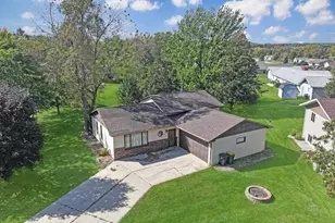 101 Parkview Dr, Lake Benton, MN 56149 - Photo 2