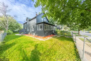 1067 Farrington St, Saint Paul, MN 55117 - Photo 1