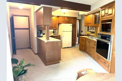 944 S Hampton Street, Fairmont, MN 56031 - Photo 4