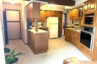 944 S Hampton St, Fairmont, MN 56031 - Photo 4