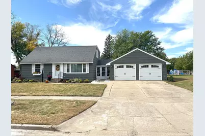944 S Hampton Street, Fairmont, MN 56031 - Photo 1