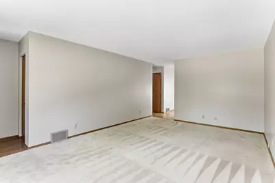 61 Windsor Court, New Brighton, MN 55112 - Photo 4