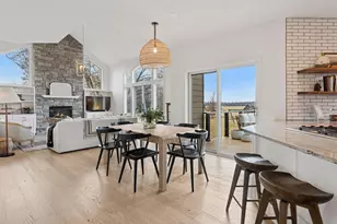 7 Bayhill Rd, Dellwood, MN 55110 - Photo 18