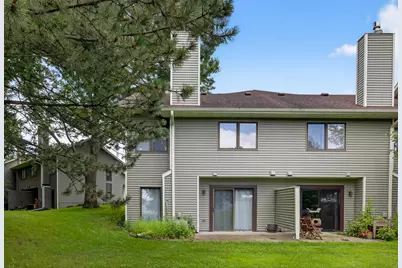 19 Elton Ridge Court NW, Rochester, MN 55901 - Photo 4