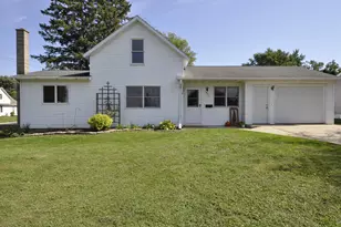 307 Wabasha Ave, Saint Charles, MN 55972 - Photo 1