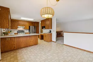 13725 Oakland Dr, Burnsville, MN 55337 - Photo 14