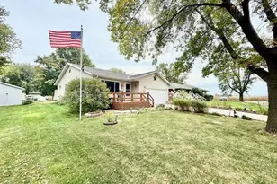 305 Oak St, Lucan, MN 56255 - Photo 2