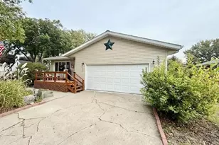 305 Oak St, Lucan, MN 56255 - Photo 4