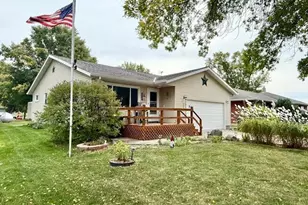 305 Oak St, Lucan, MN 56255 - Photo 1