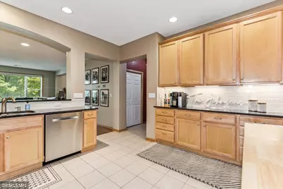 8064 Golden Valley Road, Golden Valley, MN 55427 - Photo 14